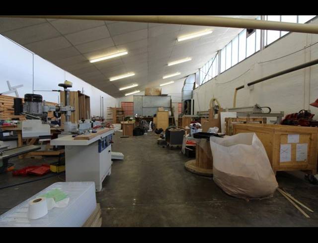 255M² WAREHOUSE TO LET IN MAITLAND